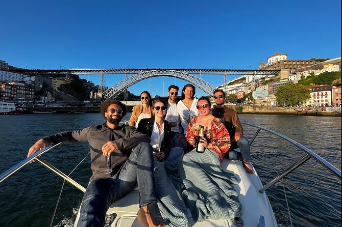 Port : 6 Bridges Private Yacht Cruise with Local Wine & Snacks - Price and value for a private yacht up to 8