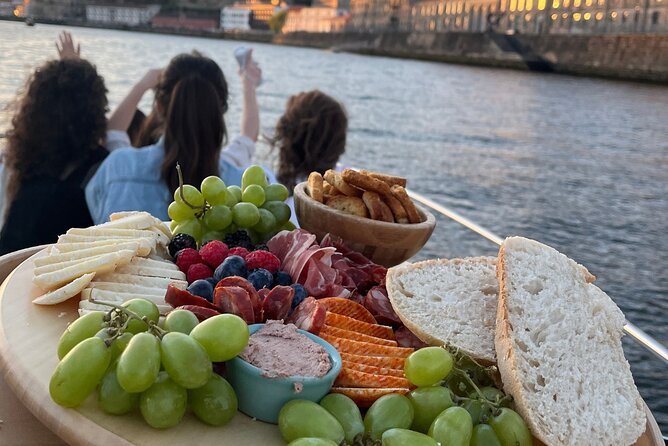 Port : 6 Bridges Private Yacht Cruise with Local Wine & Snacks - Weather and timing: what to plan for
