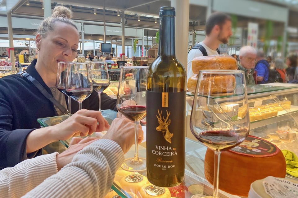 Port wine & wine walking tour with culture - max 8 pax - Pace, shoes, and rain-or-shine reality check