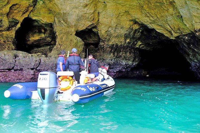 Portimão: Benagil Caves Speedboat Tour - Who’s behind the narration: guides and captains that make it click