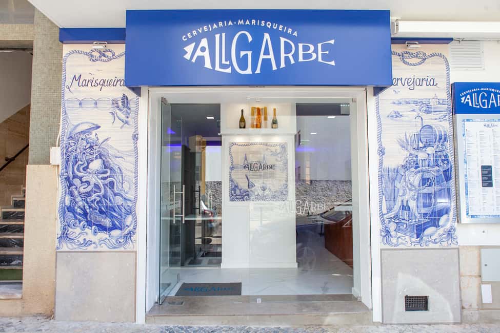 Portimão: Benagil Full Caves Tour with Meal at Allgarbe - Sunset tour option: how the timing changes the experience