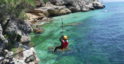 Portinho da Arrábida: Coasteering Boat Tour - The 4-hour coasteering flow: from beach meet-up to the 800-metre circuit
