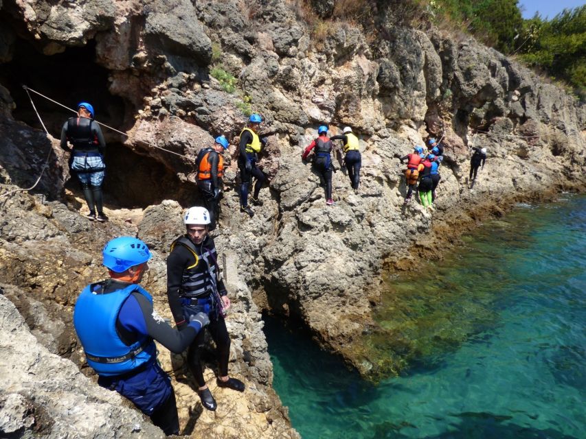 Portinho da Arrábida: Coasteering Boat Tour - The obstacle mix: handrail climbing, abseils, and confined passage choices