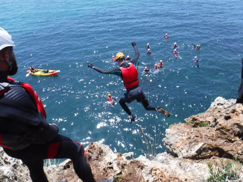 Portinho da Arrábida: Coasteering Boat Tour - Cliff jumps from 1 to 10 metres: how to think about it