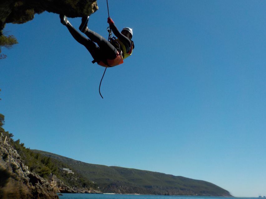 Portinho da Arrábida: Coasteering Boat Tour - Safety gear and pro coaching: why the included kit matters