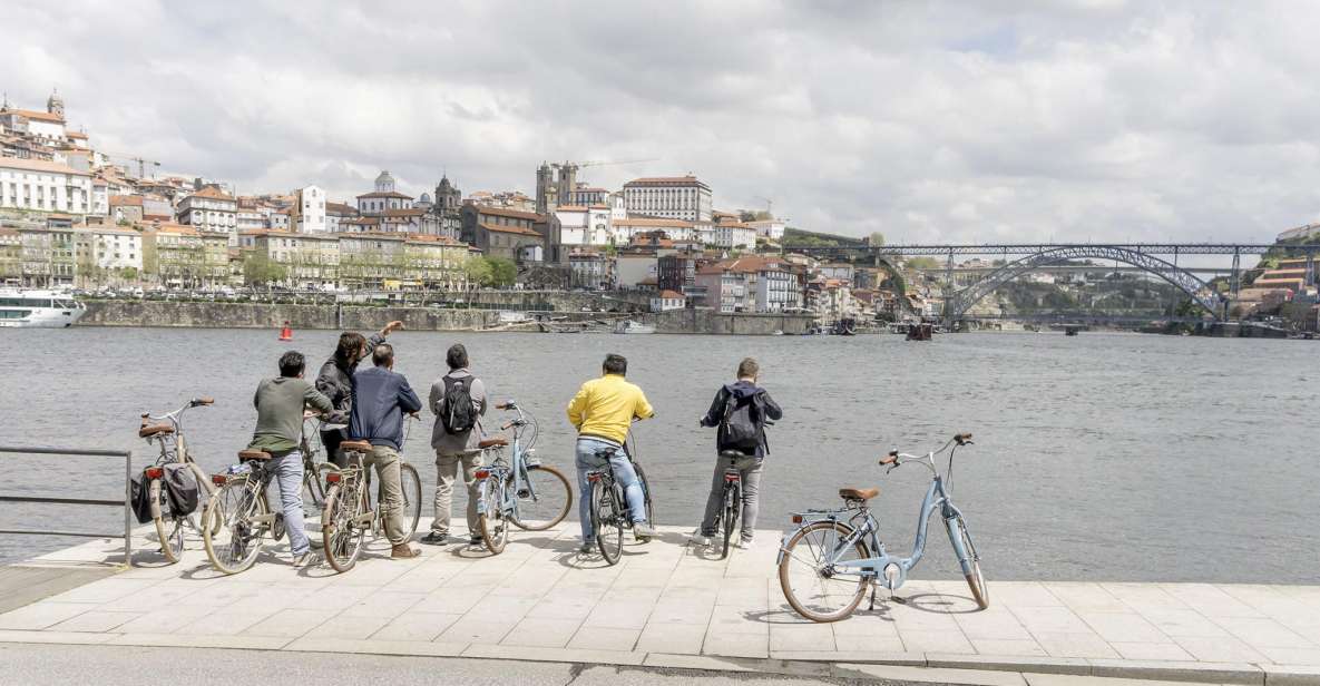 Porto: 3-Hour Bike Tour - Old Town Warm-Up: Mira Street Art, Alfândega, and the Waterfront