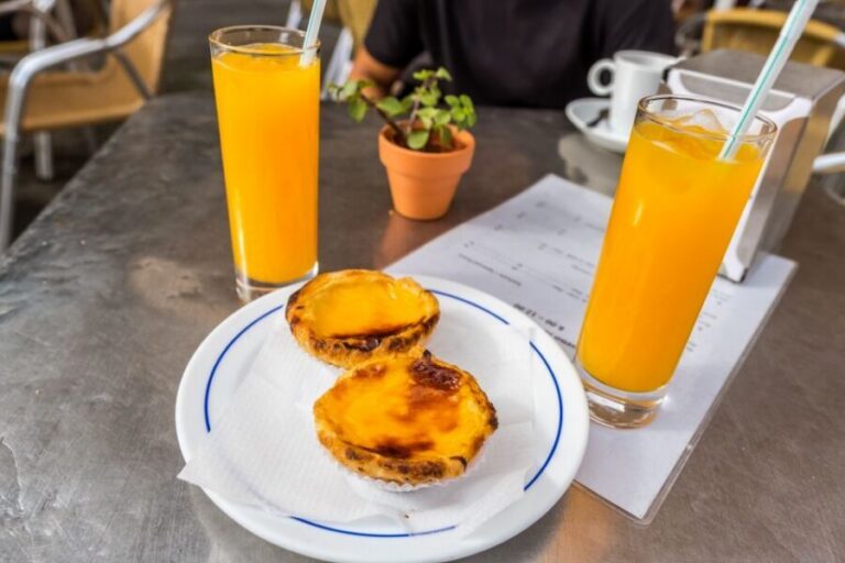 Porto: 3-Hour Guided City Highlights Walking Tour - Aliados Avenue and Clerigos: the skyline and the showpiece streets