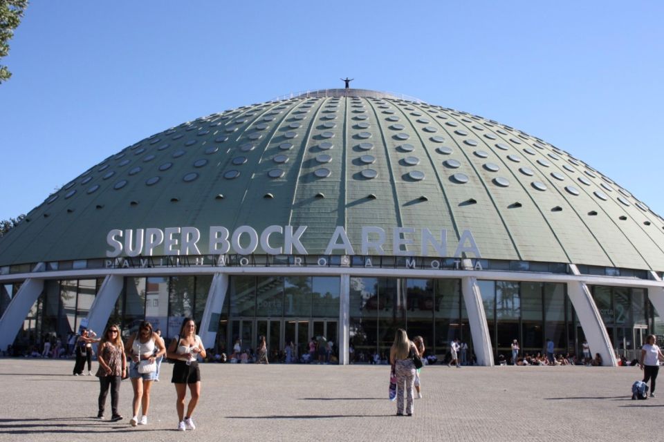 Porto 360 45 ' guided tour to Super Bock Arena - Photo stop: quick, guided, and strategically timed