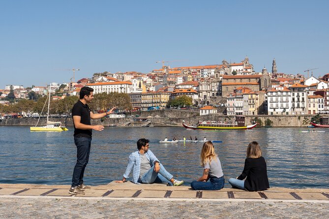 Porto 360°: Helicopter Flight, Guided Walking Tour & River Cruise - Mercado do Bolhão: getting meaning from the market stop