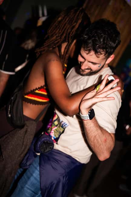 Porto: 4 Bar Pub Crawl, 7 Drinks, & Skip-the-Line Club Entry - VIP skip-the-line club entry: why it’s worth waiting for
