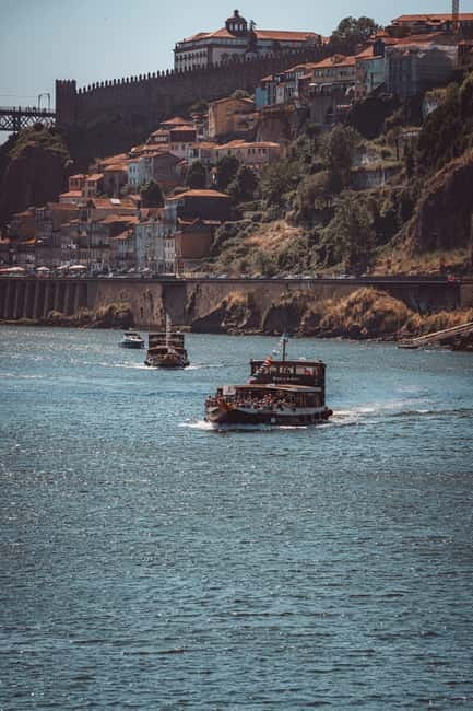 Porto: 6 Bridges Cruise on a Traditional Rabelo Boat - What You’ll Notice Along the River Bank (Even Without Getting Off)