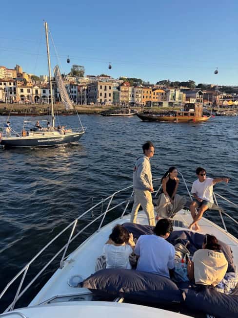 Porto: 6 Bridges Cruise, Welcome Drink & Sunset Option - On-board comfort: rain cover, clean boats, and the small-details feel