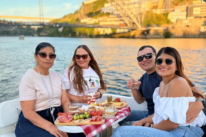 Porto: 6 Bridges Private Douro River Yacht w/ Food & Wine - Meet at Opo Boat Tours: Boarding Without Fuss