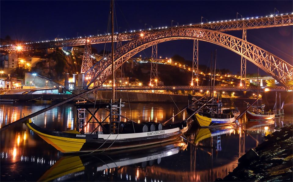 Porto: All-Inclusive Fado Dinner Show and Night Tour - Summer by the Water, Winter From Serra do Pilar
