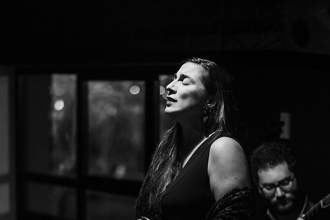 Porto: Authentic Fado Music by the River - The 1-Hour Program: Fado Songs, Singer-Guitar Energy, and That Port Break