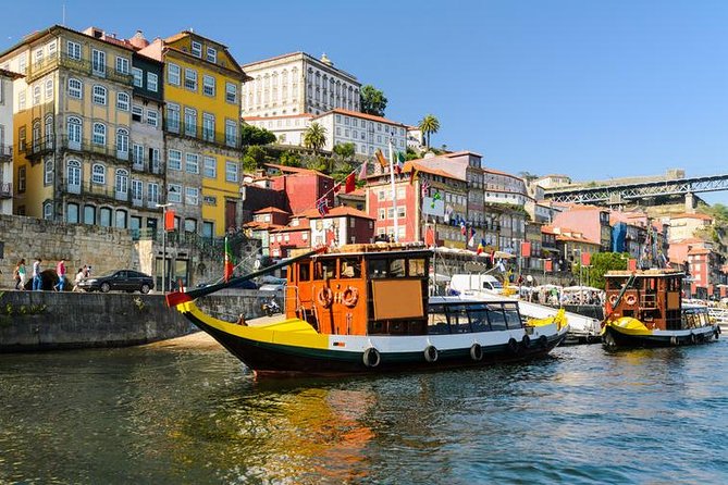 Porto, Aveiro and Costa Nova Private Tour From Lisbon - Aveiro canals and your one-hour window