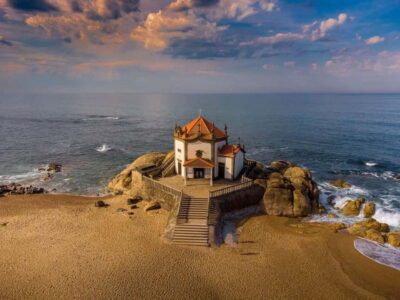 Porto: Aveiro, Cruise, Costa Nova & Capela da Pedra Full Day - Aveiro’s Art Nouveau streets, canal views, and the story behind the look