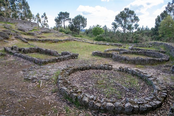 Porto Buggy Adventure: Guided Tour to Ruins and Typical Village - Stop 1: Castro de Monte Mozinho, the Dead Town Ruins