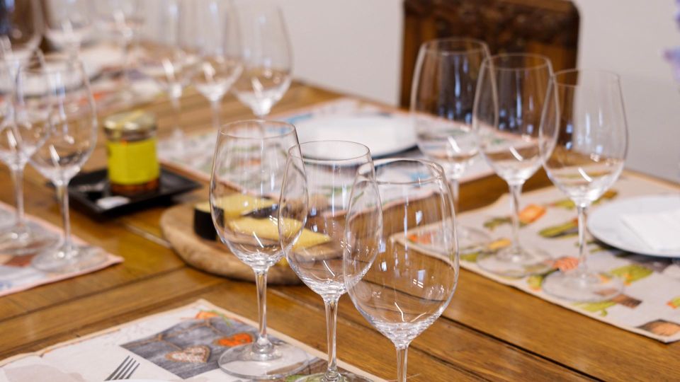 Porto: Cheese and Port Wine Tasting in a Unique Place - A Mercearia Pairing: What This Porto Cheese and Port Wine Tasting Feels Like