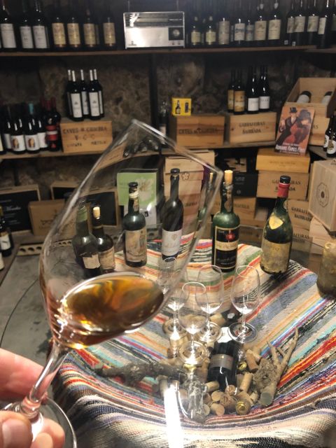 Porto: Cheese and Port Wine Tasting in a Unique Place - How the Tasting Unfolds in This Traditional Store