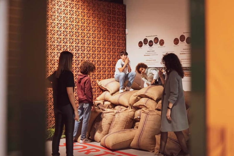 Porto: Chocolate Museum - Unwrap the Secrets of Chocolate - Watching the live 20|20 Vinte Vinte factory in action