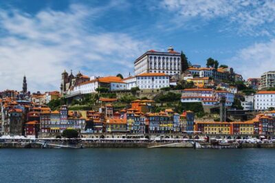 Porto: City Center Walking Tour - Porto Cathedral: architecture first, views as a bonus