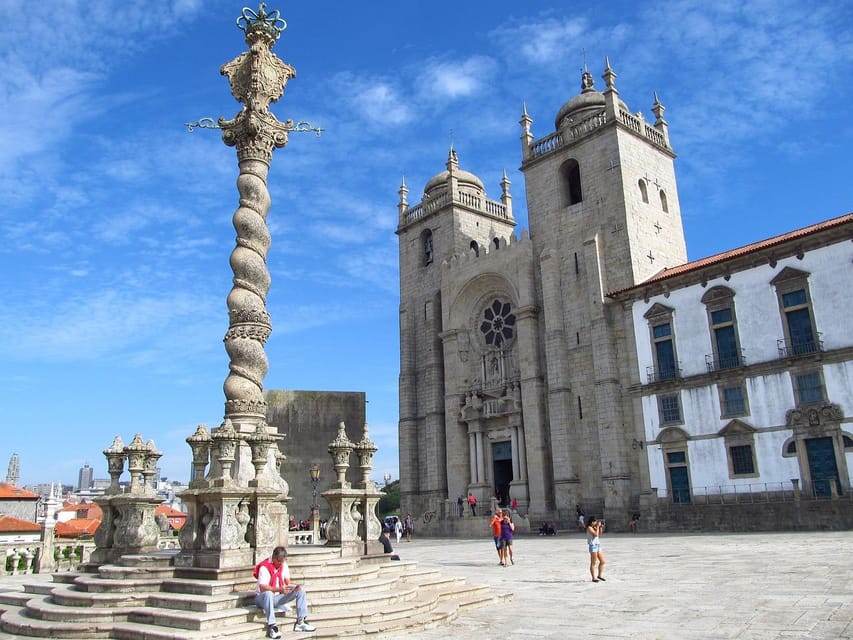 Porto: City Center Walking Tour - Clérigos Tower: climb for the views, not just the photo
