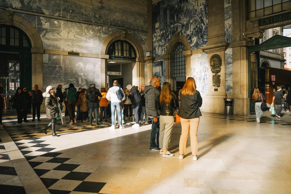 Porto: City Center Walking Tour - Palácio da Bolsa: architecture that feels like a mix of eras