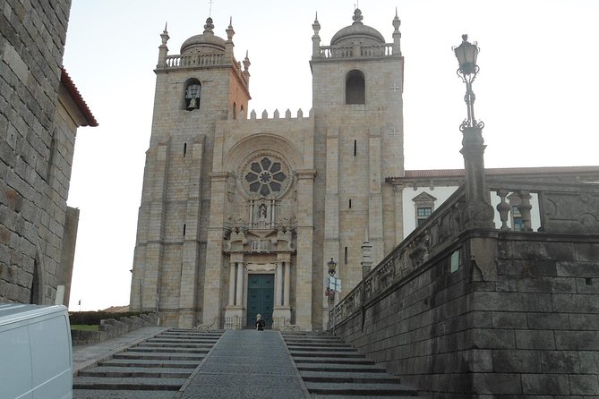 Porto City Private Tour with Hotel Pickup - Hotel pickup in Porto: the anti-stress way to start your day