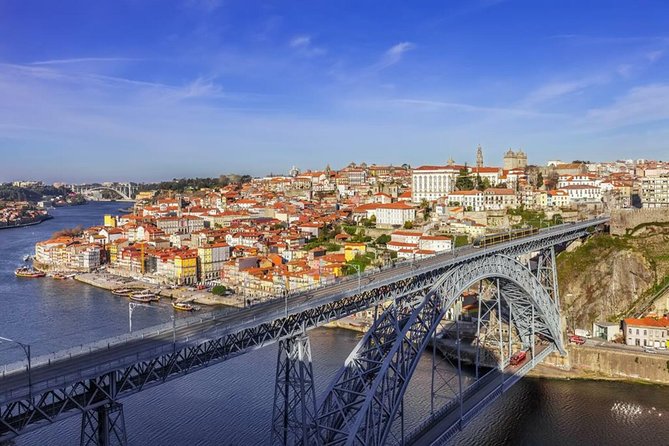 Porto City Tour with Wine Tasting - Walking Past Porto’s “Read the Wall” Moment: Sao Bento Station Tiles