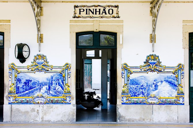 Porto: Day Trip to Douro including lunch and Rivercruise - São Leonardo da Galafura viewpoint at 640 meters