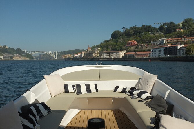 Porto: Douro River Boat Cruise with Port Wine and Snacks - Wine and Snacks: What You Get, What It Tastes Like, What to Do