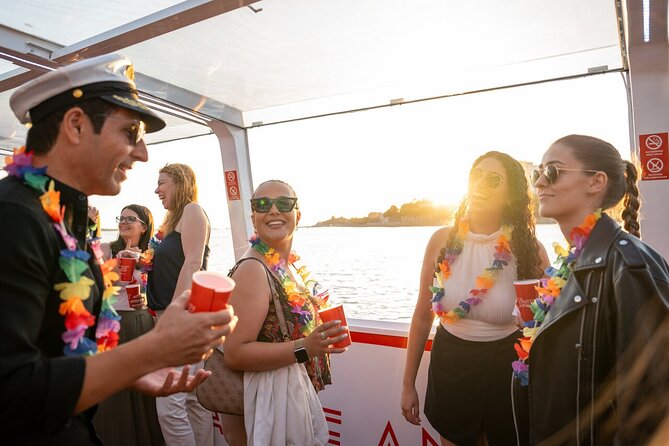 Porto: Douro River Party Boat with Sunset Option and 6 Bridges - The crowd vibe: who this is best for