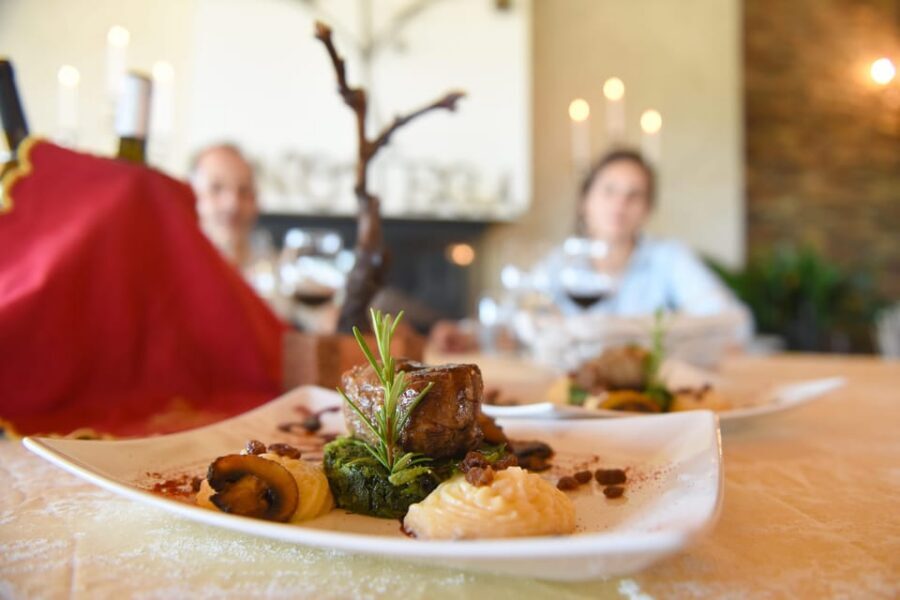Porto: Douro Valley Day Trip with Lunch and Favaios Village - Timing, group size, and who this day trip suits best
