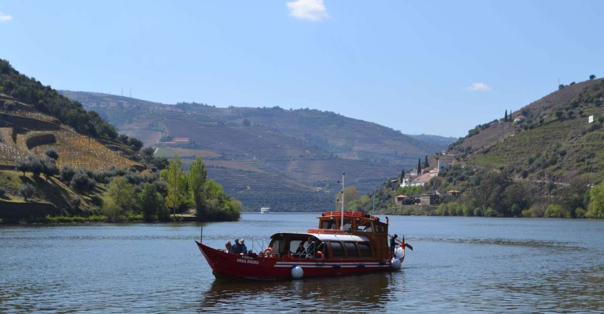 Porto: Douro Valley Vineyards Tour with Lunch & River Cruise - Pinhão river cruise: The calm view of tiered vineyards