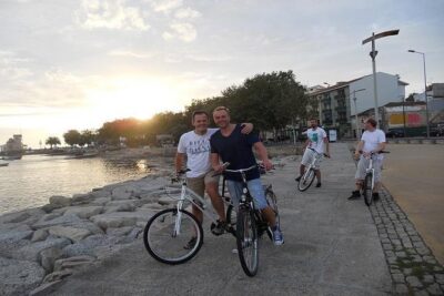 Porto Downtown and Sightseeing Bike Tour - Avenida dos Aliados: Entering Porto’s Center and Getting Your Bearings