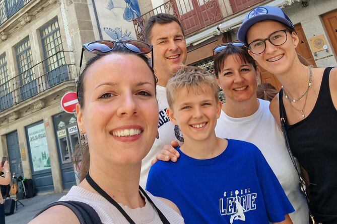 PORTO: Essencial Walking Tour 3 hours - River viewpoints, photo stops, and how the route keeps moving