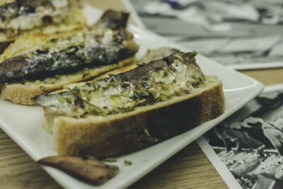 Porto: Evening Local Food Crawl with Drink Pairings - Four Stops and 10–12 Petiscos: How the Tasting Rhythm Works