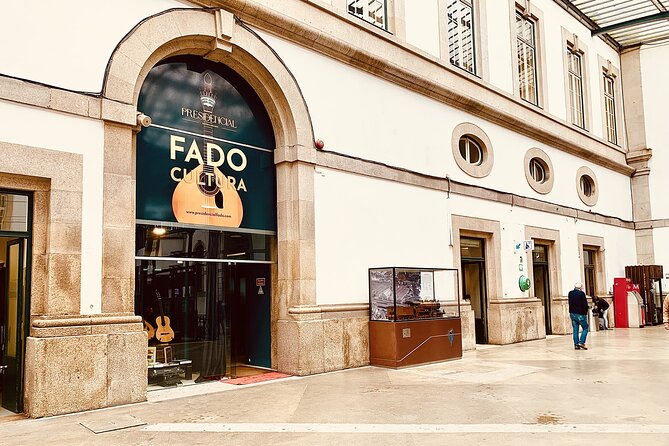 Porto : Fado and Porto Wine Show at the Trinity Noble Hall - Where the Fado Takes Place: Trinity Noble Hall near Aliados