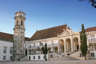Porto: Fatima and Coimbra Day Trip - Lunch time in Fatima: plan for breaks even if food is not included