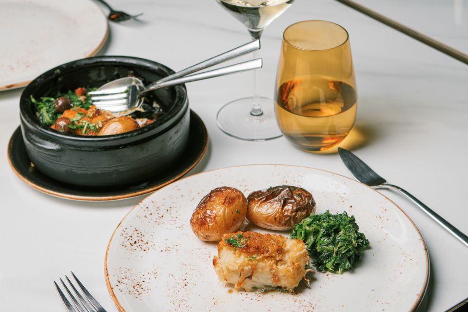 Porto: Fonseca Cellar Tour & Fado Show with Optional Dinner - Optional dinner at WOW Porto: what you’ll eat and why it can be worth it