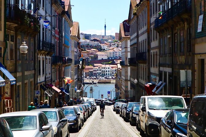 Porto Food Tour of 8 Tastings: Custard Tart, Bifana & Hidden Gems - Should you book this Porto Food Tour of 8 Tastings?