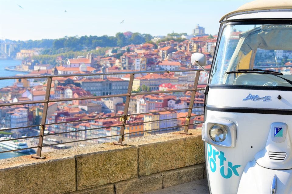 Porto: Full-Day Private Tuk Tuk Tour - Lunch and wine tasting: regional plates with local-producer wines