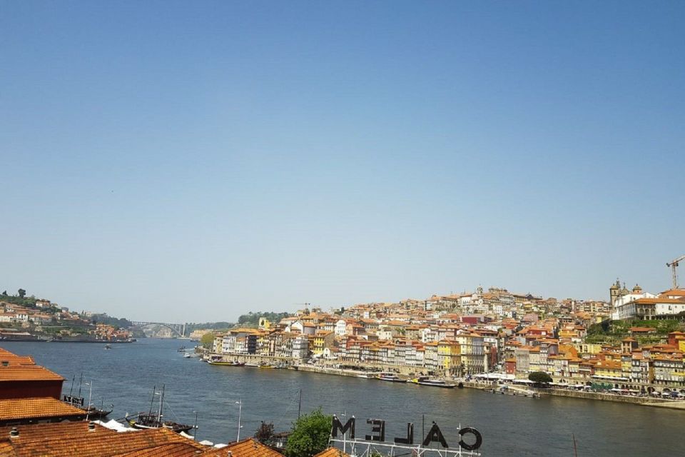 Porto: Guided Walking Tour and Lello Bookshop - São Bento Station tiles: why those blue-and-white scenes matter