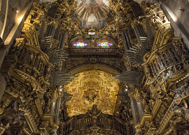 Porto: Guimaraes & Braga Small Group Tour with Lunch and Tickets - Paco dos Duques de Bragança: A Short, Optional Palace Peek