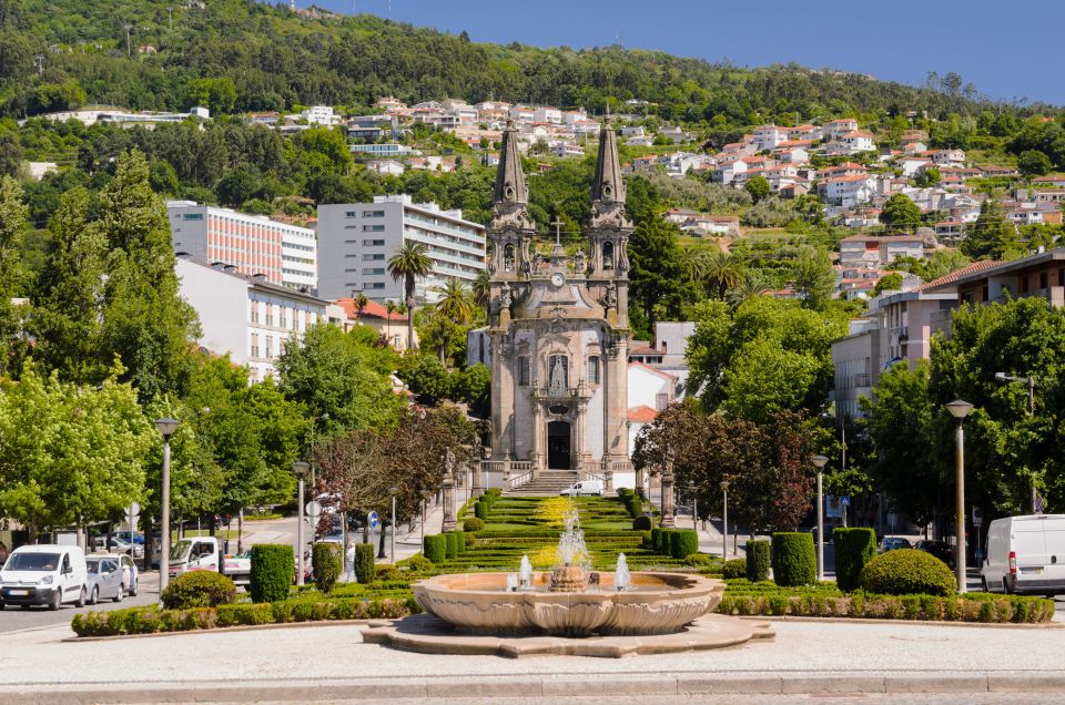 Porto: Guimarães & Braga Tour with Entry Tickets and Lunch - Braga Sé Cathedral with a guided visit you won’t rush through