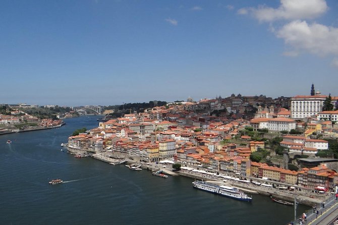 Porto Half-Day Private Tour with Tuk Tuk and Lello Bookstore - Lunch at the fish market: what you’re really getting