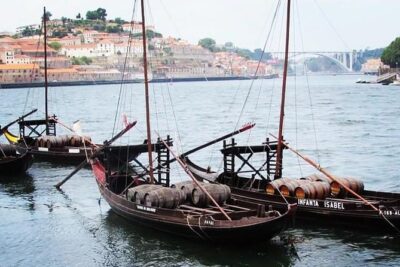 Porto Half Day Tour with River Cruise and Wine Tasting - Torre dos Clérigos, squares, and Sao Bento tile time