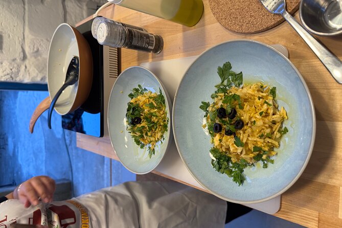 Porto Hands On Cooking Class-3 course-wine included-trained chef - Starter: Folhado de Alheira from Mirandela