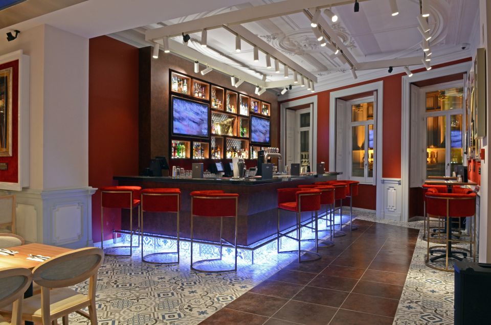 Porto: Hard Rock Cafe Skip-the-Line with Set Menu - Platinum set menu: your American meal with real choices